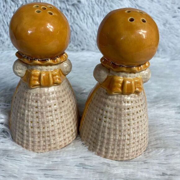 Sittre Ceramics Vintage Ladies Salt Pepper Shakers soft - Picture 3 of 3